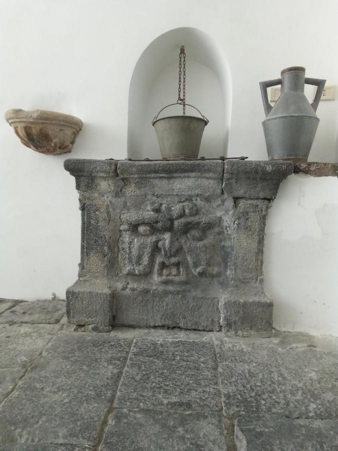דירות אסראלה Palazzo Geremia - Le Dimore Dell'Antiquario מראה חיצוני תמונה